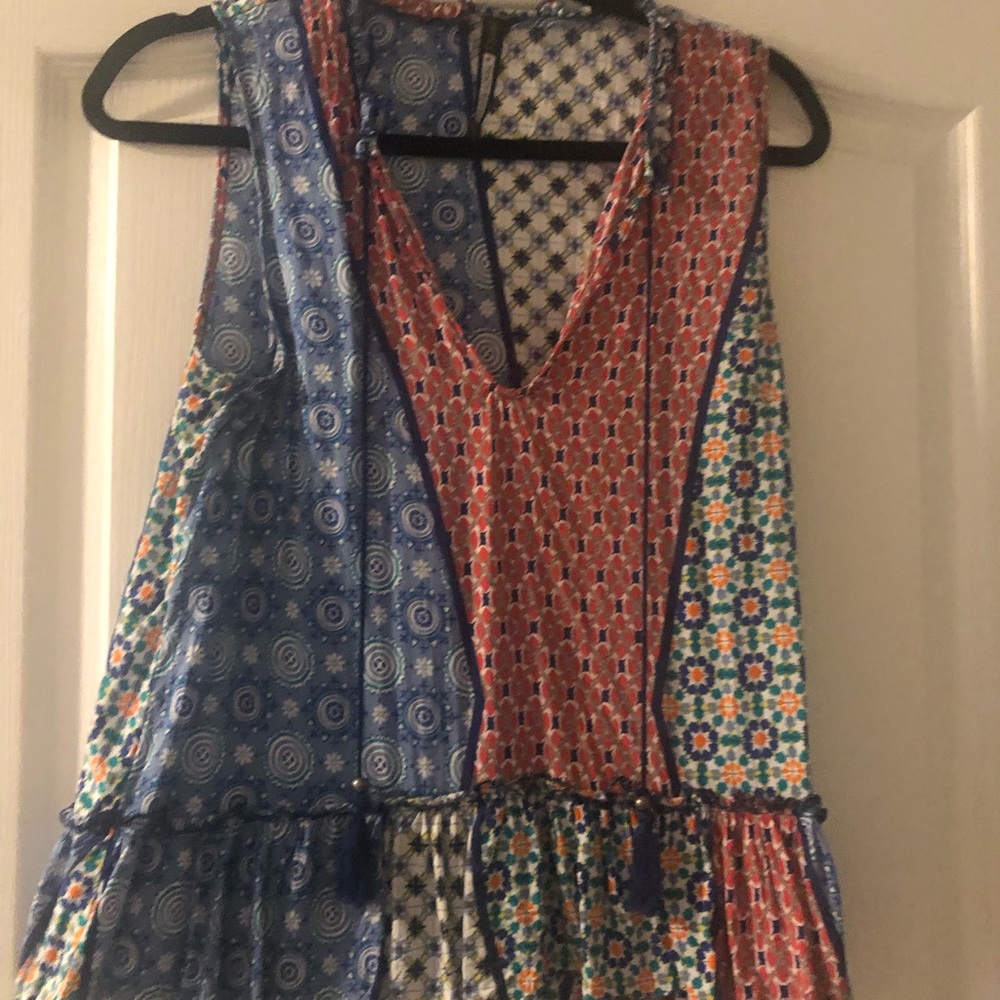 Sleeveless print top